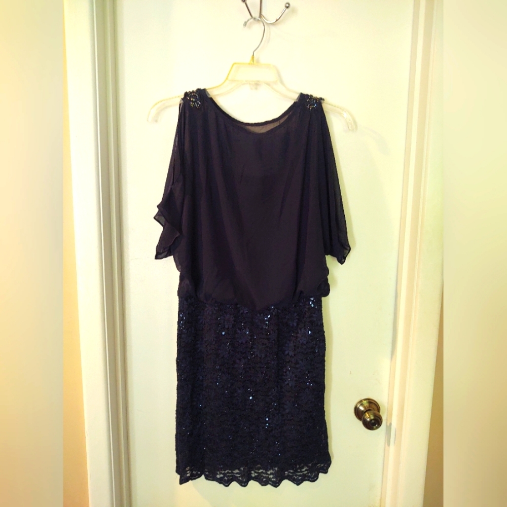 R and M Richards size 8 elegant blue sleeveless dress with beads and sequins